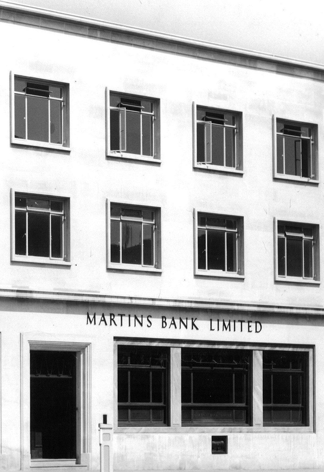 1957 Bristol Broadmead Exterior BGA Close up 1 Ref 30-405