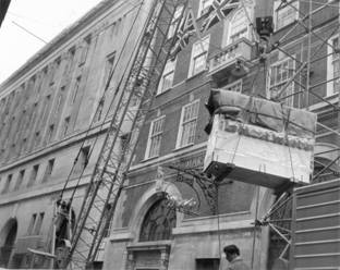 1962 IBM Reader Sorter Arrives at 68 Lombard Street Sunday 22nd October (orig) (3 of 6) RH.jpg