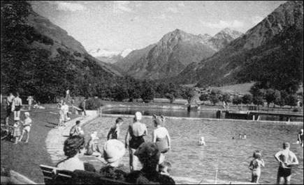 1956 The heated Pool at Klosters MBM-Wi56P12.jpg