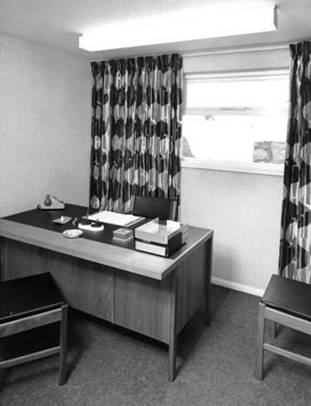 1969 newbiggin by the Sea Interior 2 BGa Ref 30-1970.jpg