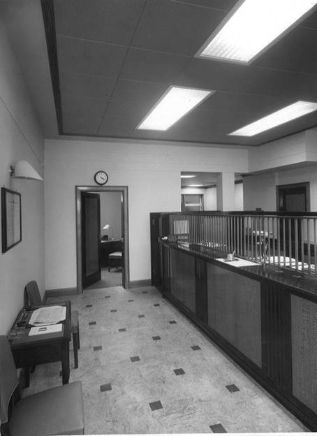 1955 Luton view in front of counter with office BGA Ref 33-353.jpg